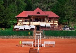 Pavilon tenisovho klubu
